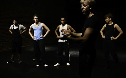 La compañía Larumbe Danza en el Festival Cena CumpliCidades 2013