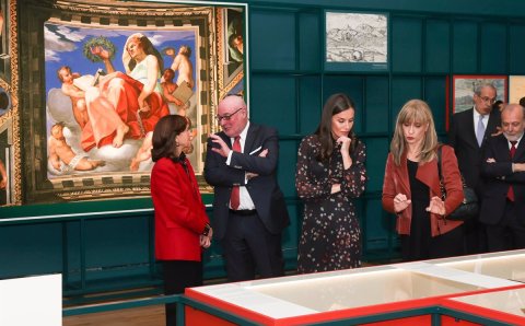 La Reina Letizia recorre la exposición &#39;Nebrija (c. 1444-1522). El orgullo de ser gramático&#39; | Europa Press