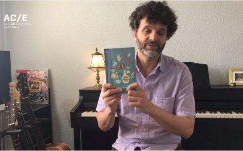Miguel Rivera y su libro &#39;Sistemas Binarios&#39;